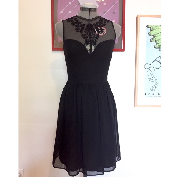 NWOT Zara - Embroidered Fit And Flare Dress - Picture 2 of 4